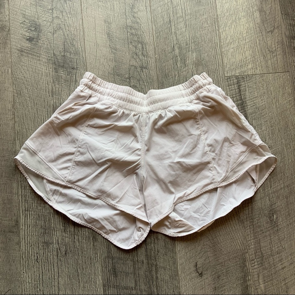 Lululemon Hotty Hot 4 inch Shorts